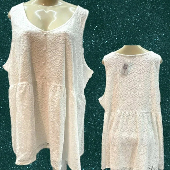 Torrid Tops - Torrid Plus 5 White Lace Lined V-NeckLine Front Button Detail Sleeveless Blouse